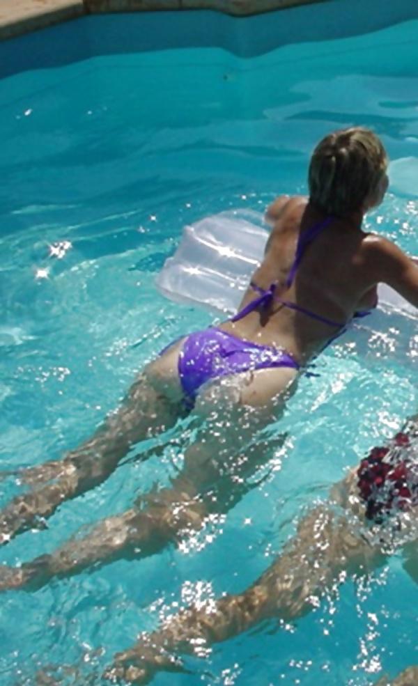 8P French mature swimming pool