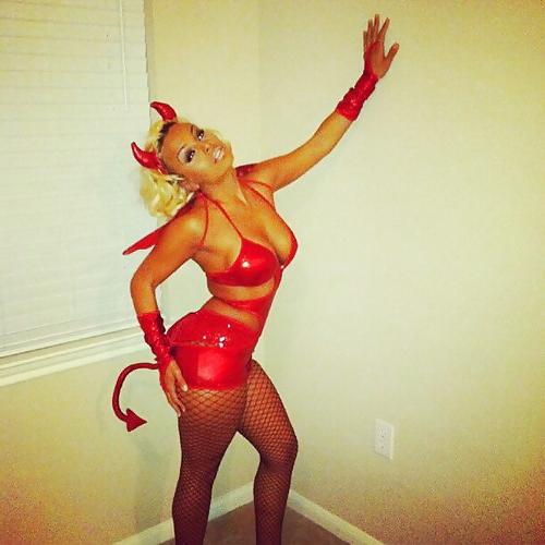 25P Beauty Has No Color 27 - Halloween Edition