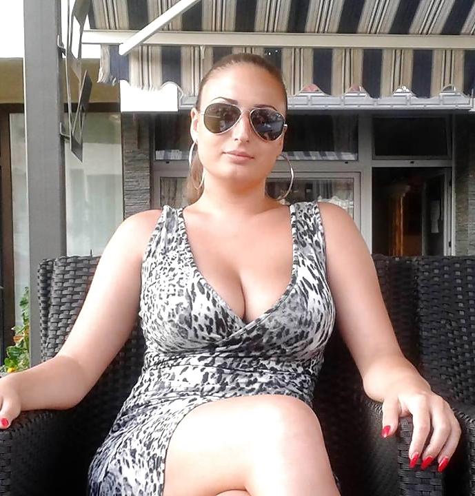 25P Serbian Milfs IV