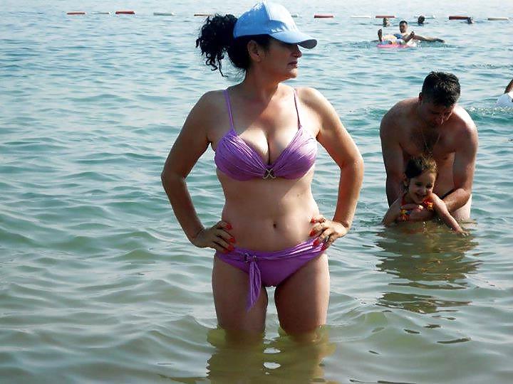 25P Serbian Milfs IV