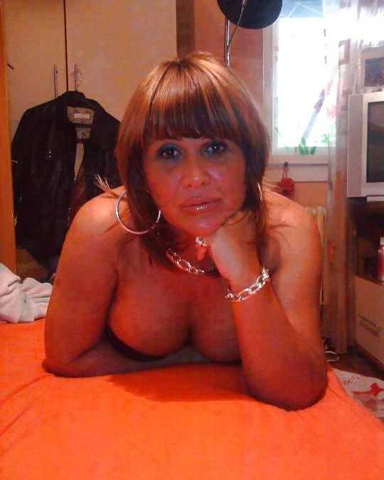 25P Serbian Milfs IV