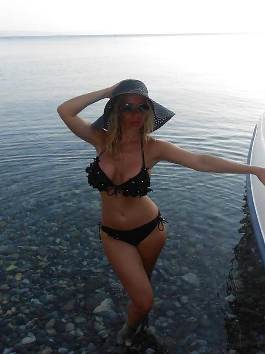 25P Serbian Milfs IV