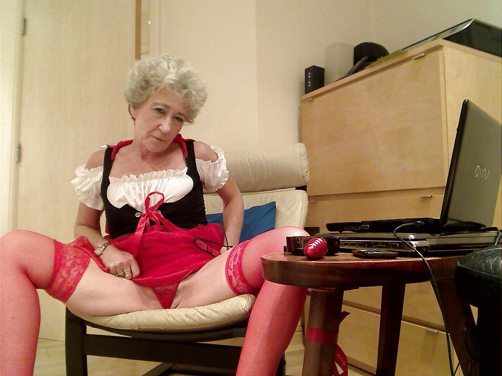 7P AINE :) Little RED Riding Hood