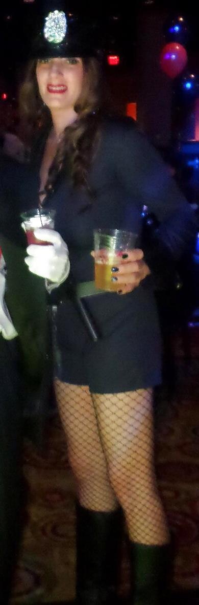 8P Old sis halloween costume