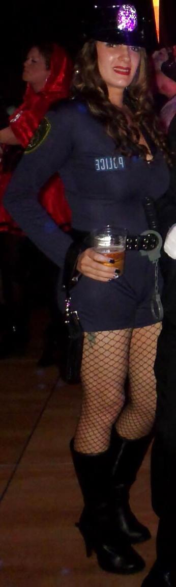 8P Old sis halloween costume