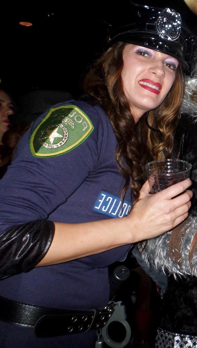 8P Old sis halloween costume