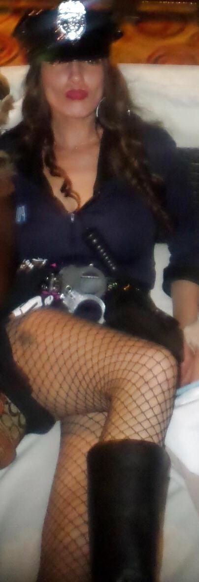 8P Old sis halloween costume