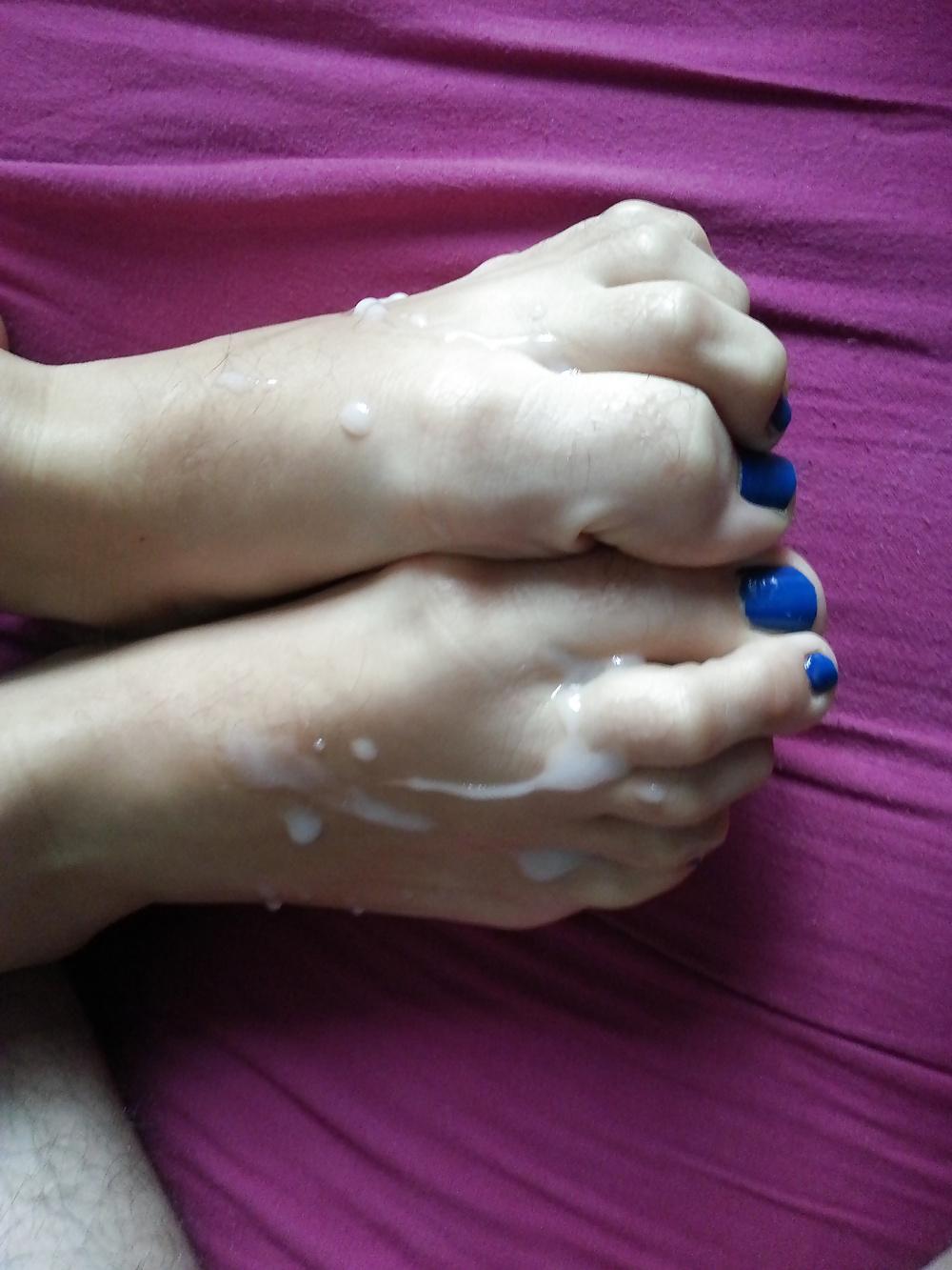 6P Footjob + cum
