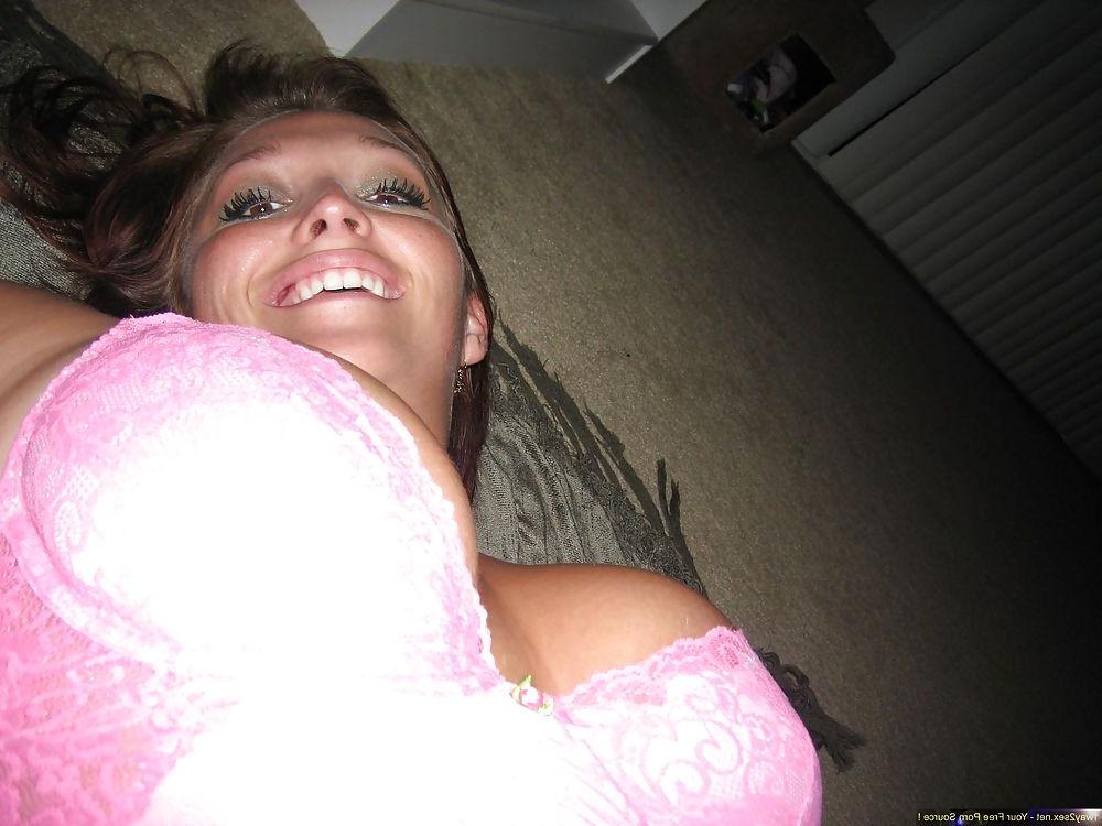 25P Amateur Anna Busty Part 1