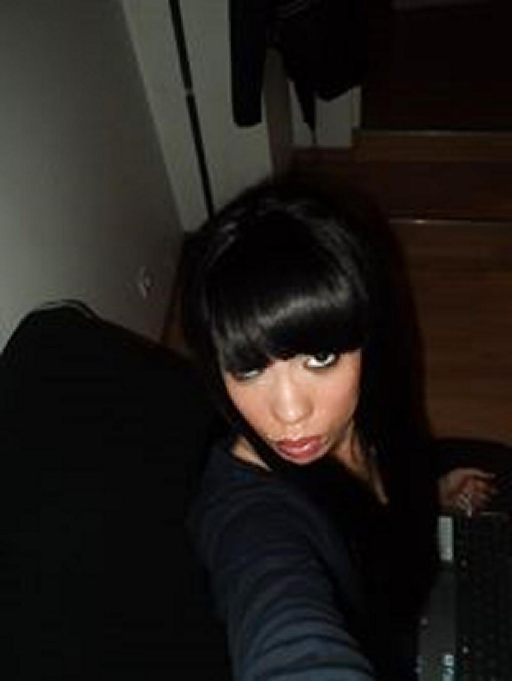 25P A french girl called Nihal D.