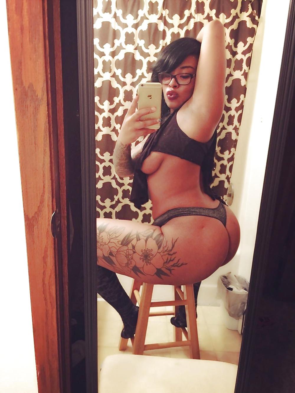 25P Thick Redbone gym pics also 