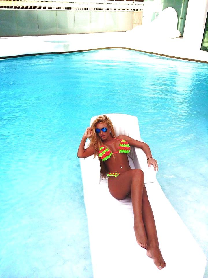 23P Swimwear bikini amateur