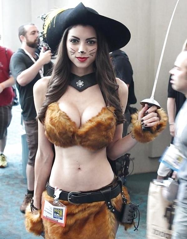 25P Halloween 2014 - Girls In And Out Of Costumes