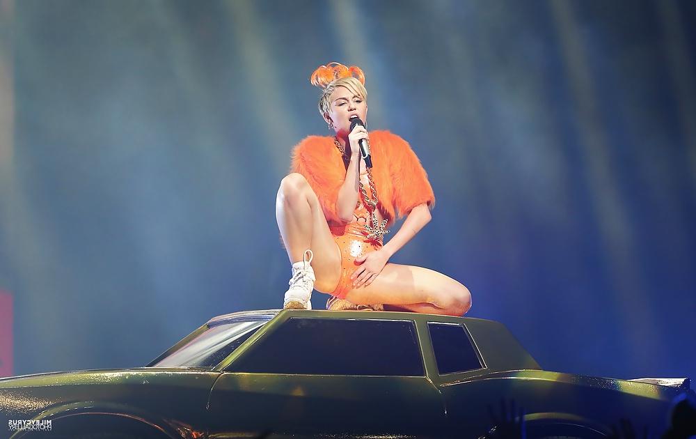 12P Miley Cyrus - Dirty Teen Whore to Fuck