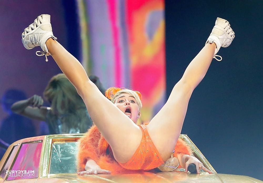 12P Miley Cyrus - Dirty Teen Whore to Fuck