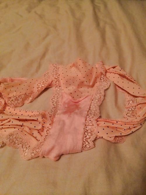 25P Dirty Underwear & Wet Pussy
