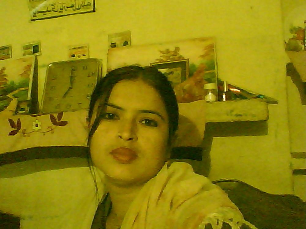 6P NAZIA  PAKISTANI  