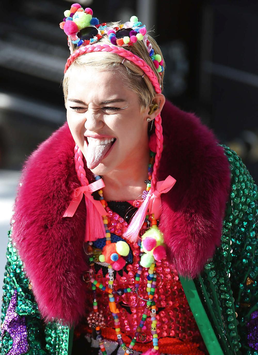 13P Miley Cyrus - Dirty Whore for a good Fuck