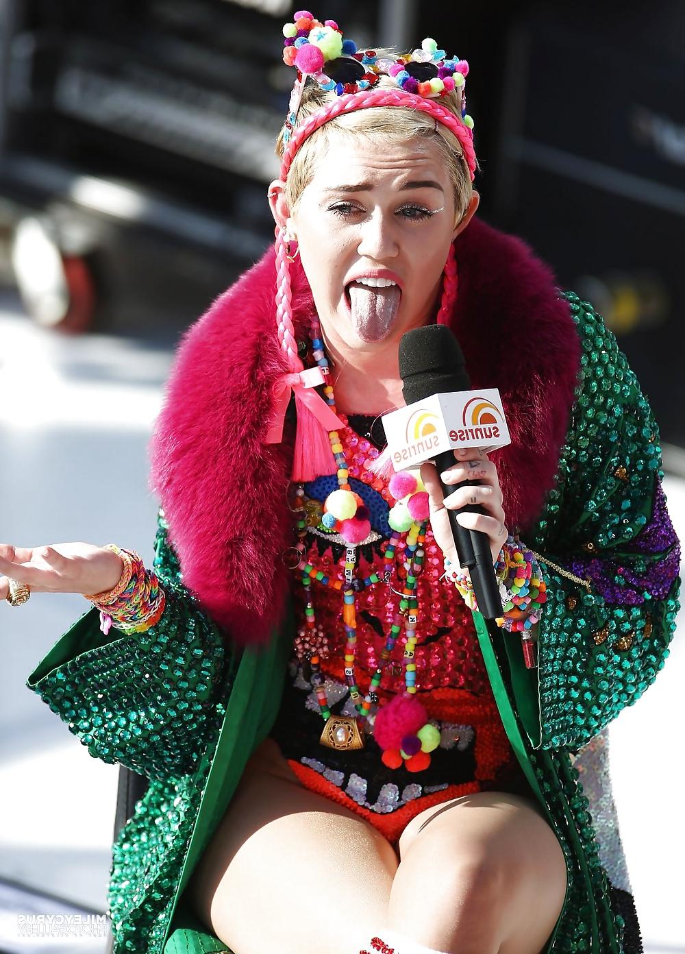 13P Miley Cyrus - Dirty Whore for a good Fuck