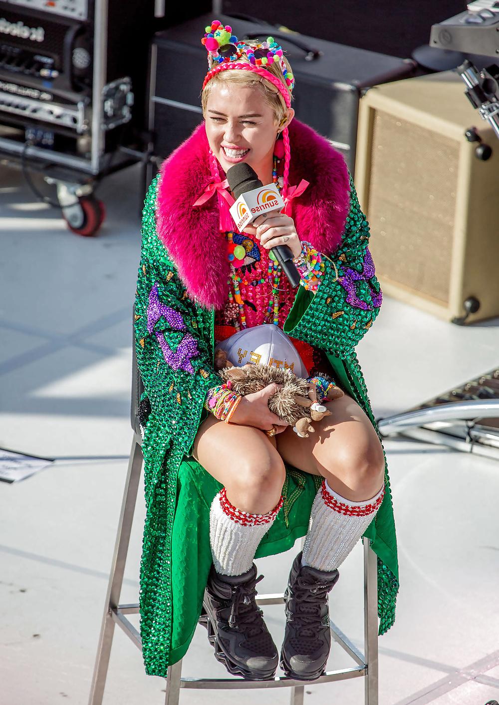 13P Miley Cyrus - Dirty Whore for a good Fuck