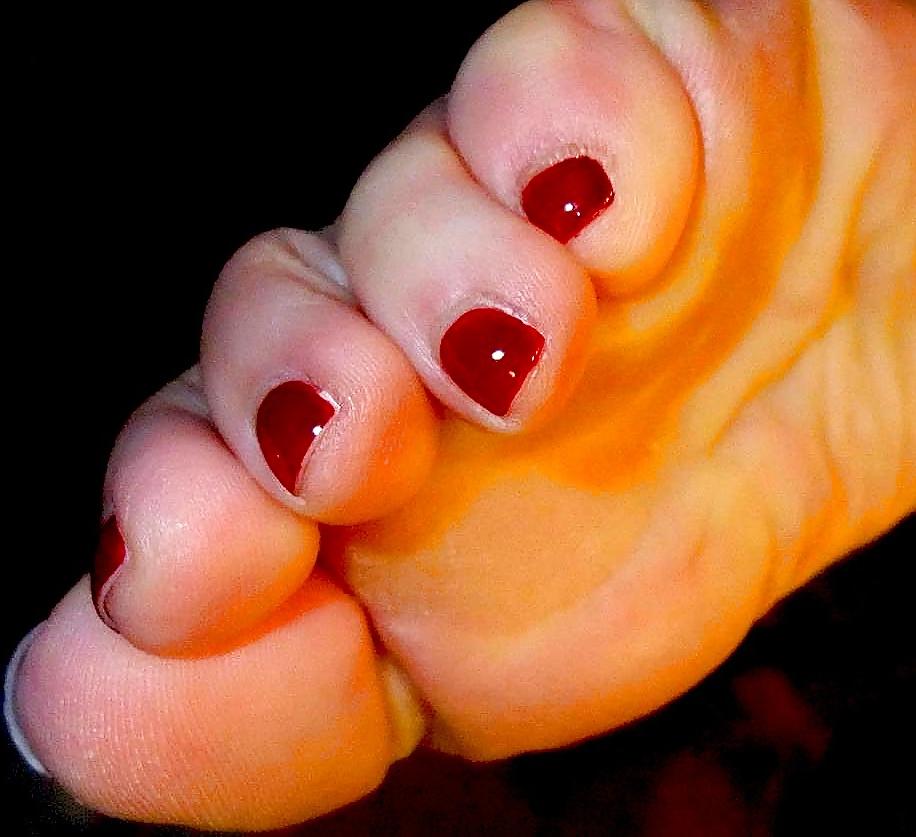 25P More Footjobs!