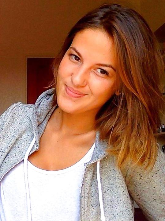25P French Slut