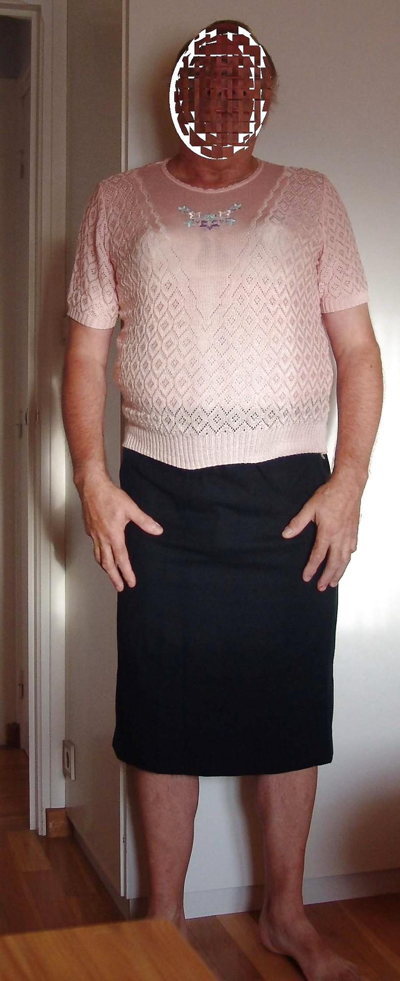 6P Very old & marine blue wool skirt