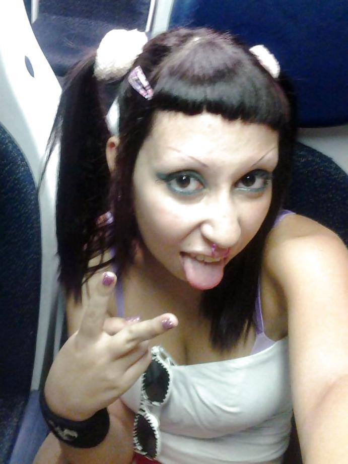 24P Dirty whore - sale pute moche a cheveux rouge