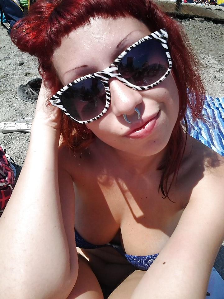 24P Dirty whore - sale pute moche a cheveux rouge
