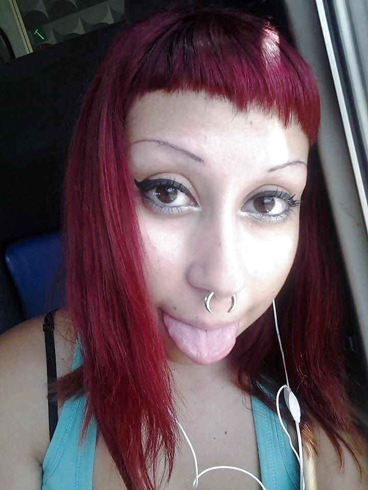 24P Dirty whore - sale pute moche a cheveux rouge