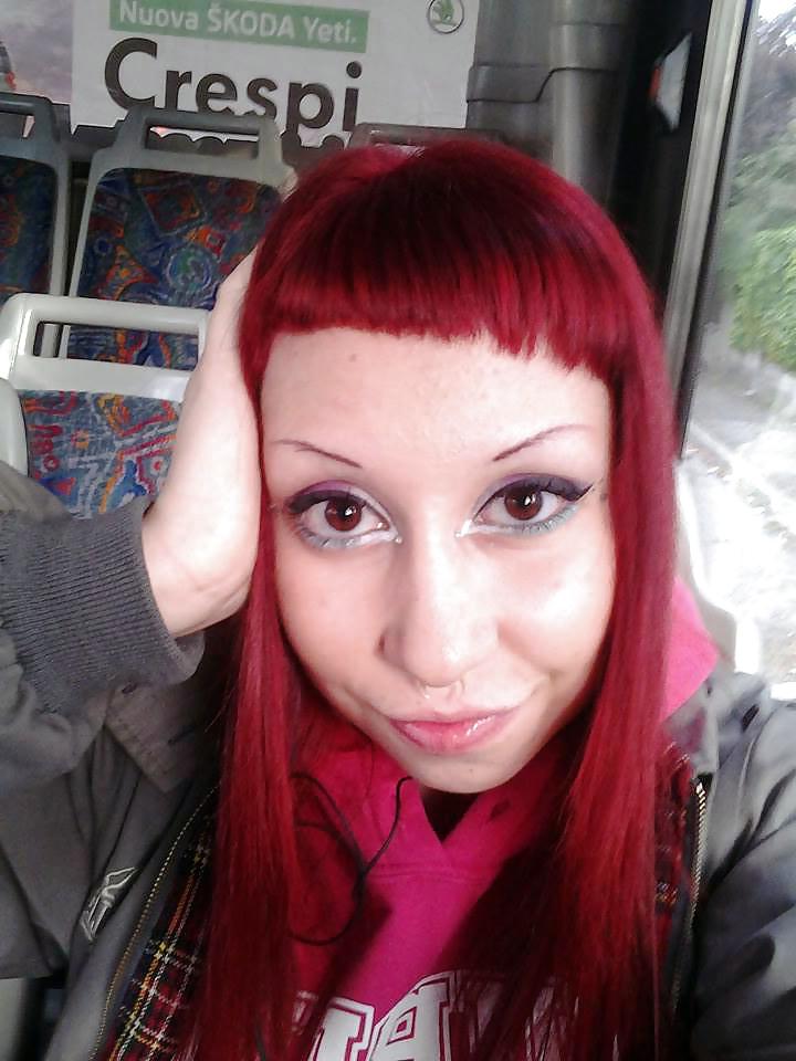 24P Dirty whore - sale pute moche a cheveux rouge