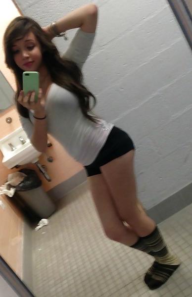 22P Lil Sweetheart Has Huge Tits