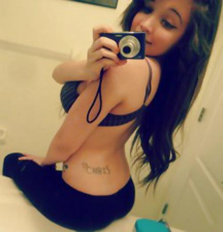 22P Lil Sweetheart Has Huge Tits