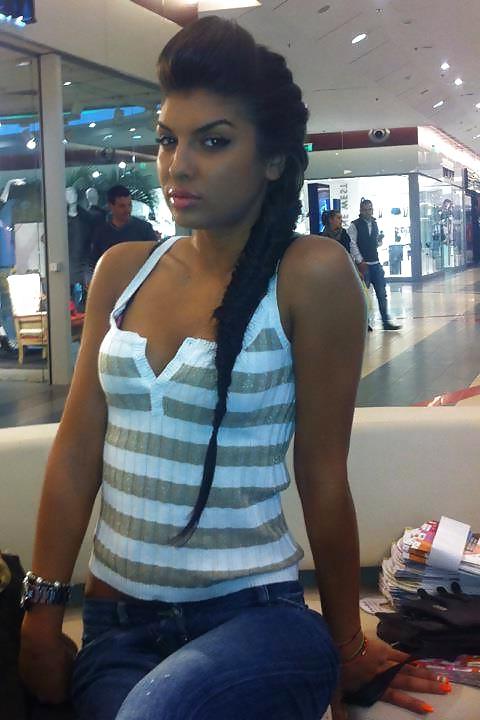 15P Turkish girls! Which one makes yor dick hard?