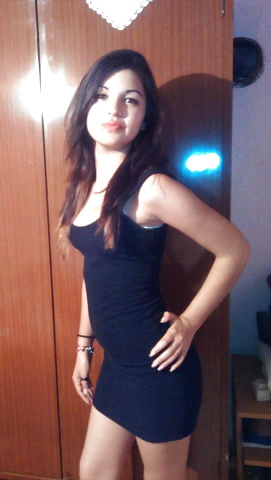 15P Turkish girls! Which one makes yor dick hard?