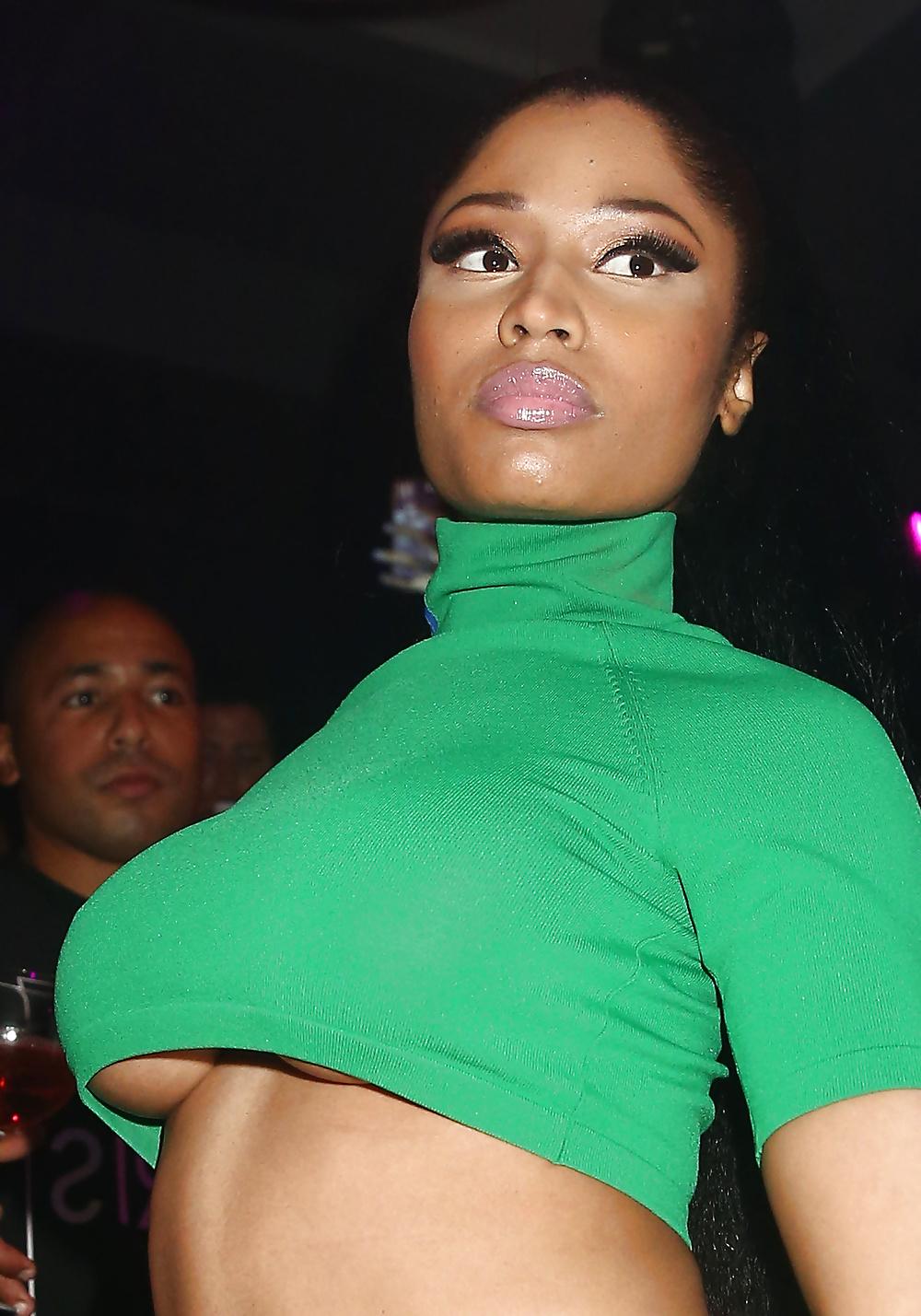 15P Nicki Minaj - Green Underboob Dress 