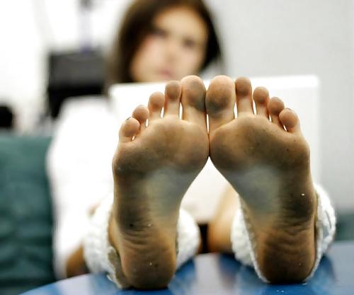 25P I like leggings and dirty foot...