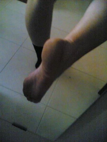 25P I like leggings and dirty foot...
