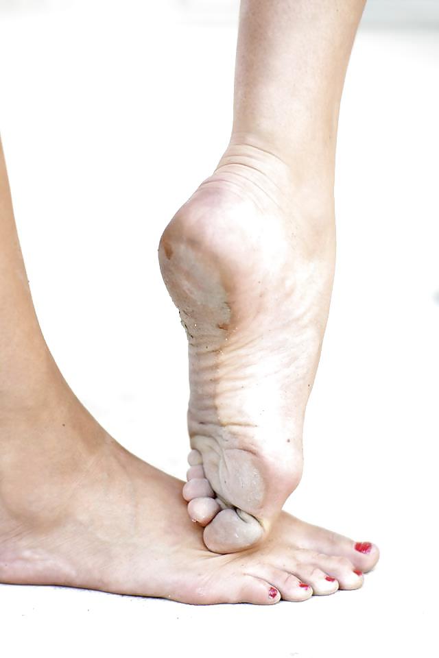 25P I like leggings and dirty foot...