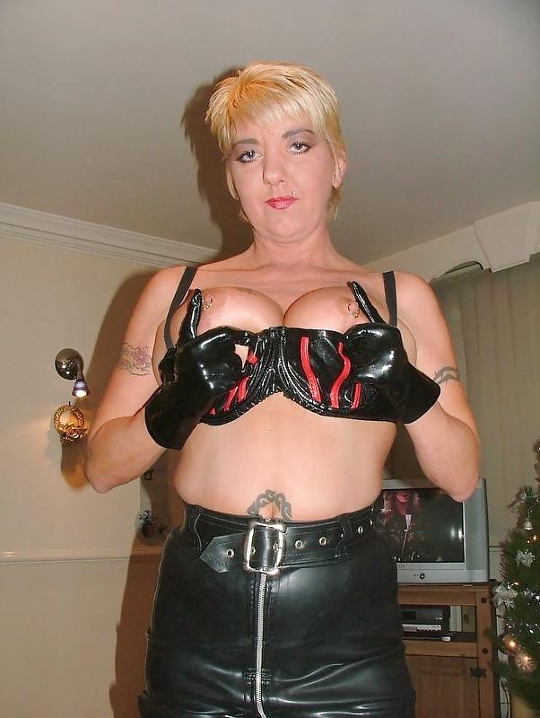 25P 02 - uk milf busty