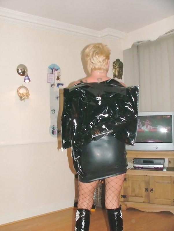 25P 02 - uk milf busty