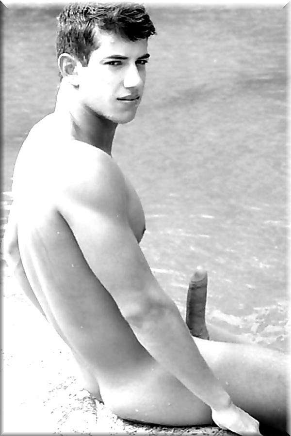 25P Lion's: Pure Beauty - The Male Body!