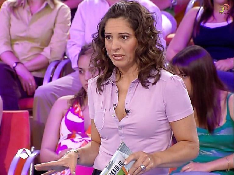 25P Yolanda Vazquez spanish presenter and has the big ass