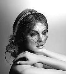 25P Sensual Women In Masks