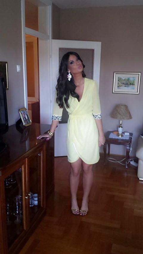 25P Sexy Serbian milf