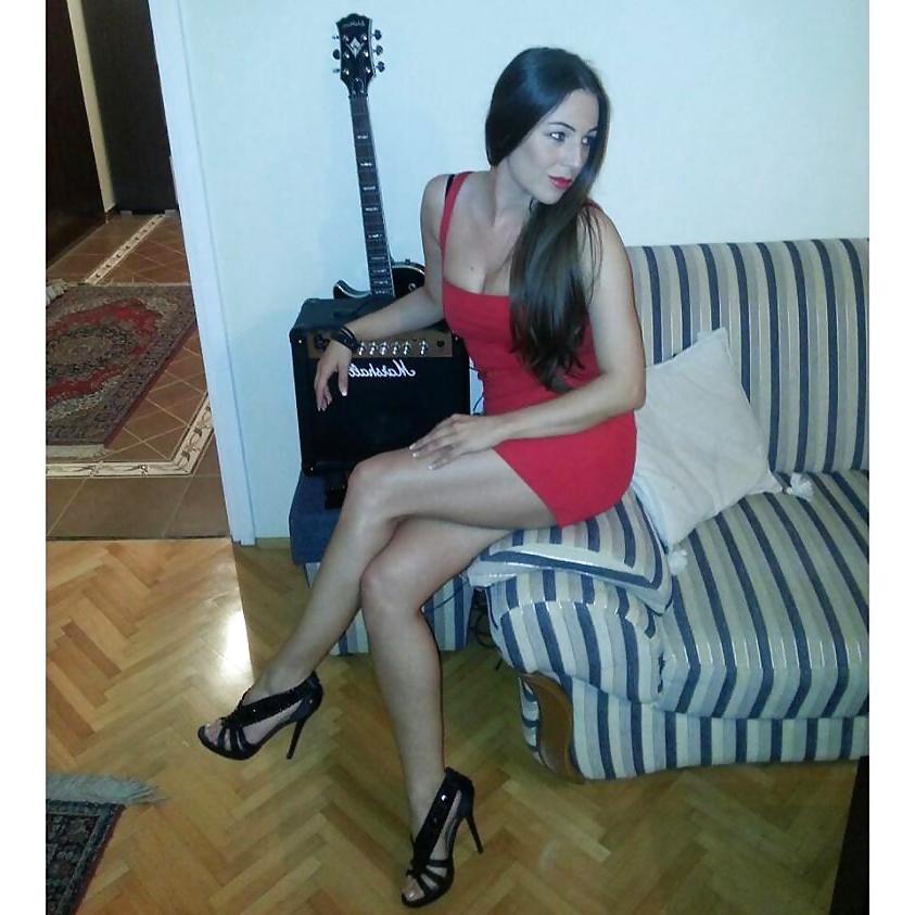 25P Sexy Serbian milf