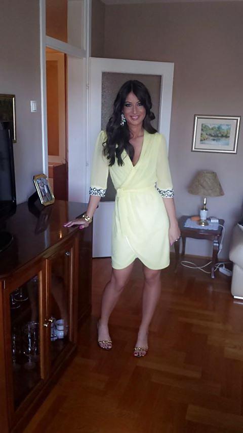 25P Sexy Serbian milf