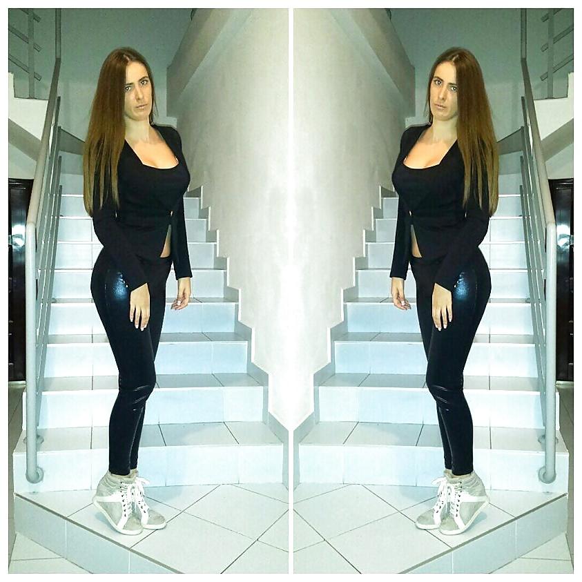 25P Sexy Serbian milf