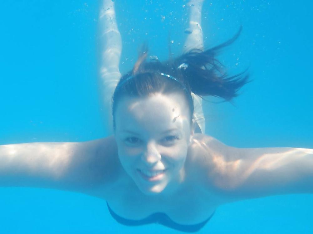 8P The little mermaid under the water 