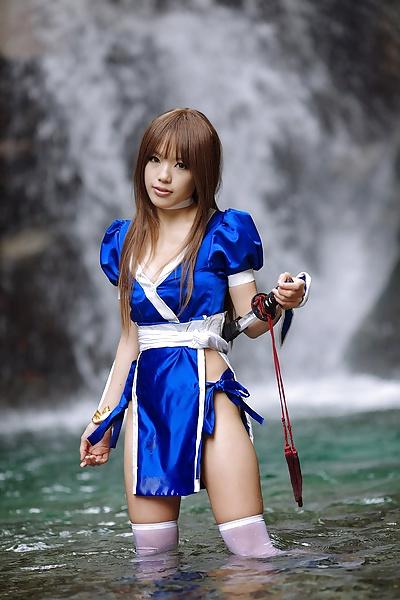 20P Kasumi (DOA cosplay)